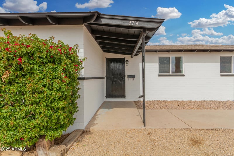 5716 Hazelwood St, Phoenix, AZ 85031