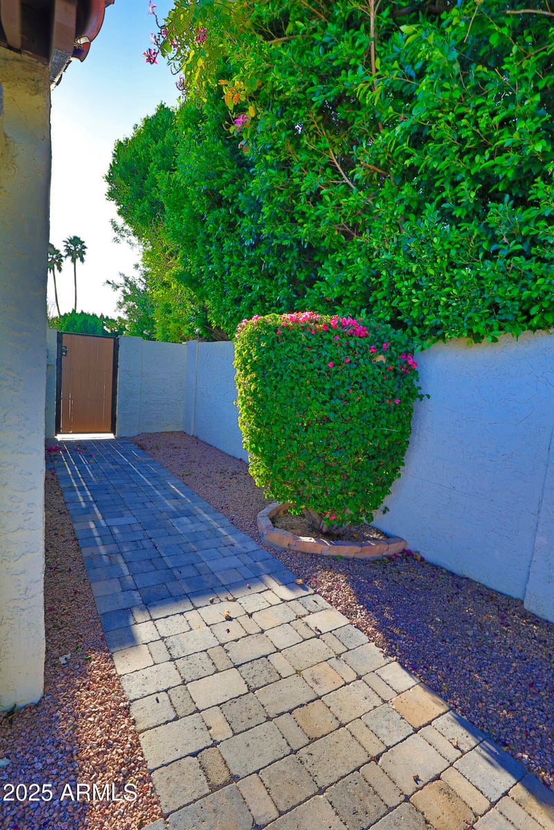 5718 N 72nd Pl, Scottsdale, AZ 85250