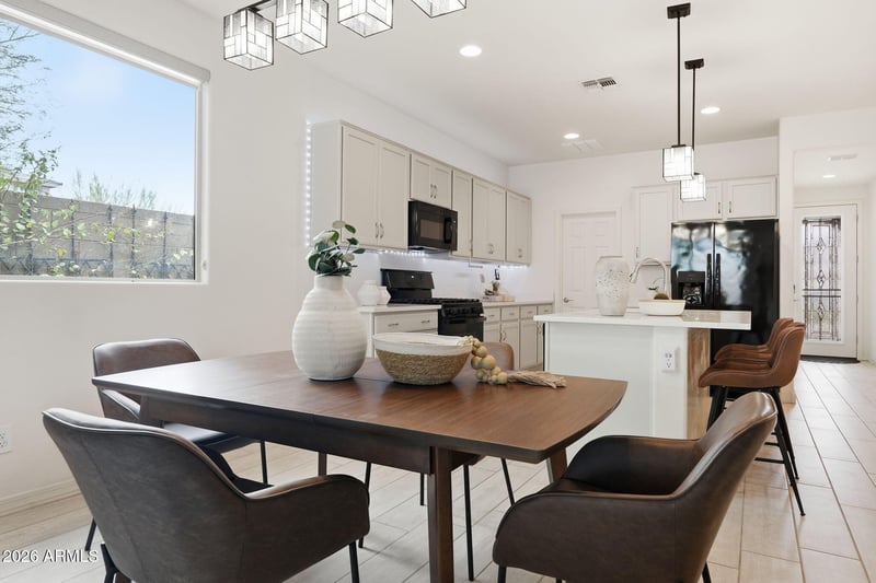 5718 W Jones Ave, Phoenix, AZ 85043