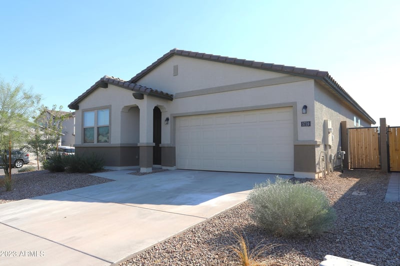 5719 Encinas Ln, Phoenix, AZ 85043