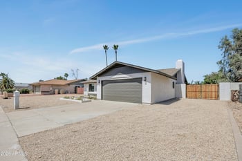 5720 Greenbriar Dr, Glendale, AZ 85308