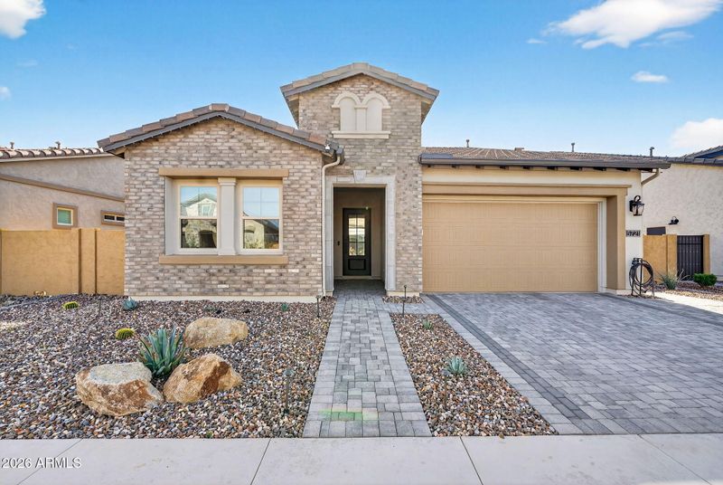 5721 E Scarlet St, Mesa, AZ 85215