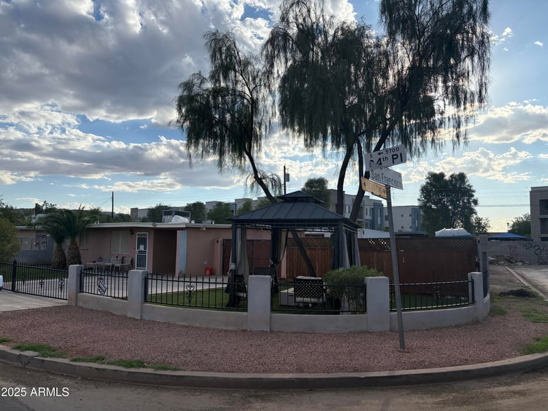 5722 34th Pl, Phoenix, AZ 85040