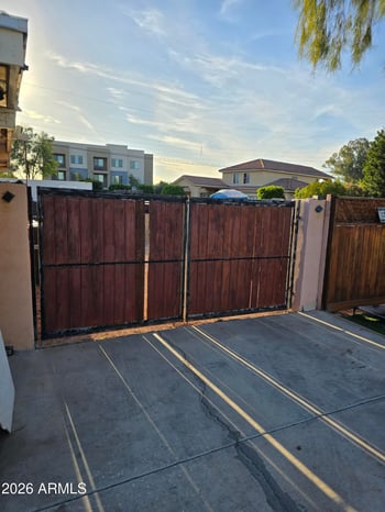 5722 34th Pl, Phoenix, AZ 85040