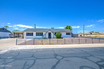 5722 62nd Dr, Glendale, AZ 85301