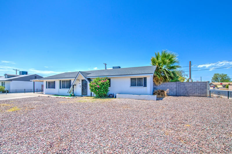 5722 N 62nd Dr, Glendale, AZ 85301