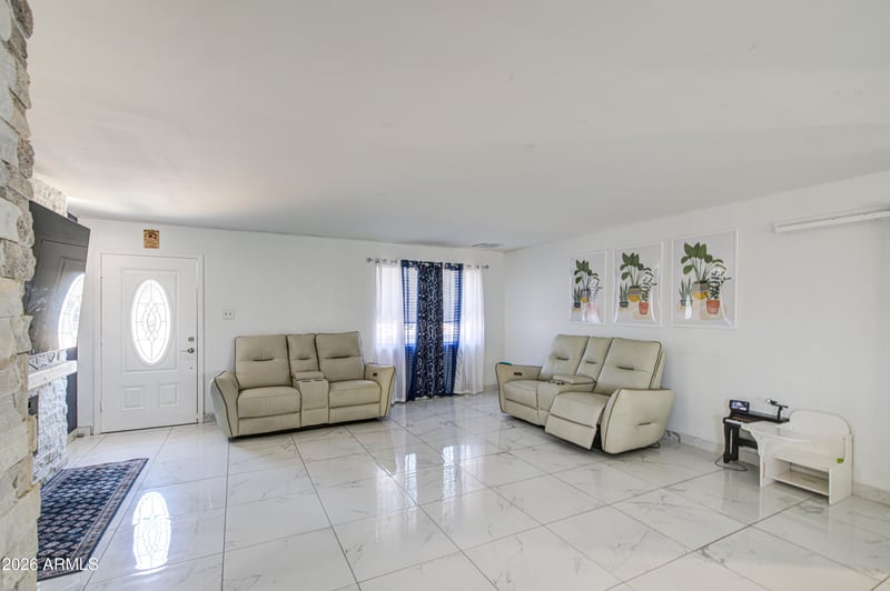 5722 N 62nd Dr, Glendale, AZ 85301