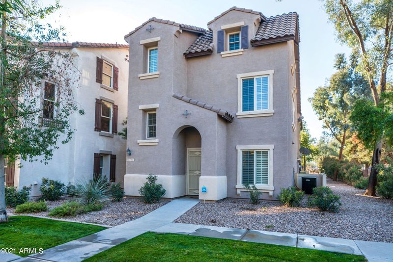 5722 S 21st Pl, Phoenix, AZ 85040