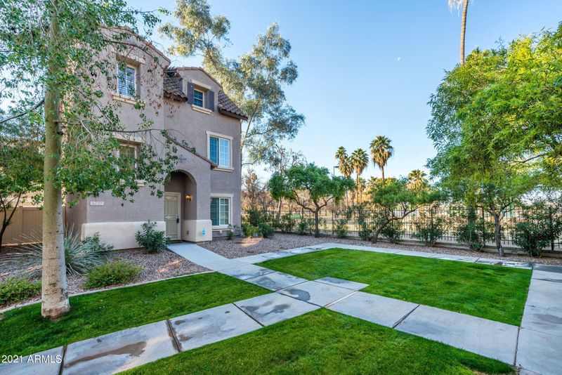 5722 S 21st Pl, Phoenix, AZ 85040