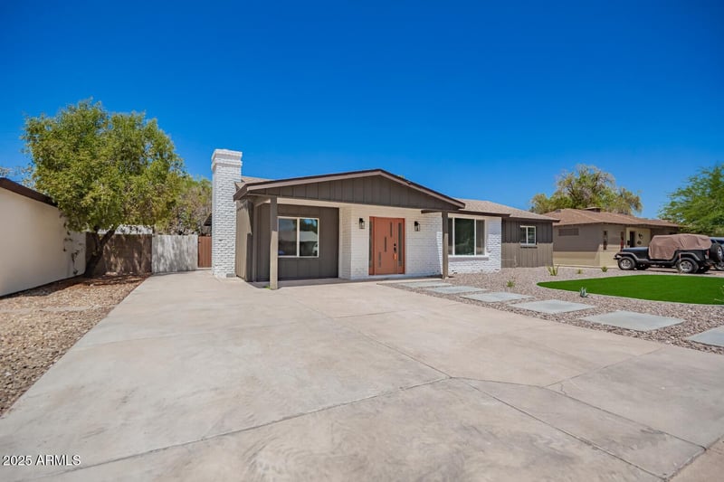 5724 13th Pl, Phoenix, AZ 85014