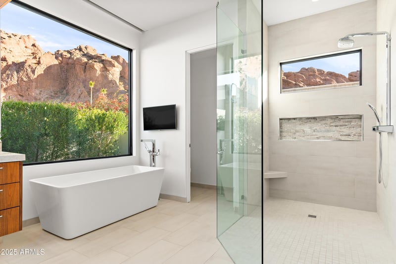 5724 Echo Canyon Dr, Phoenix, AZ 85018