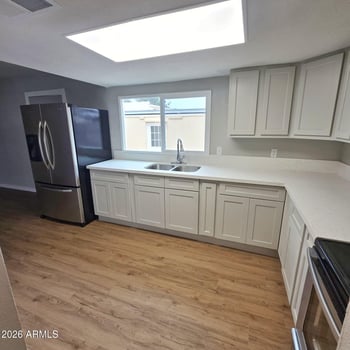 5725 44th Ln, Glendale, AZ 85301