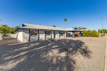 5726 Frier Dr, Glendale, AZ 85301