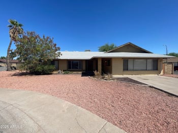 5729 48th Ln, Glendale, AZ 85301