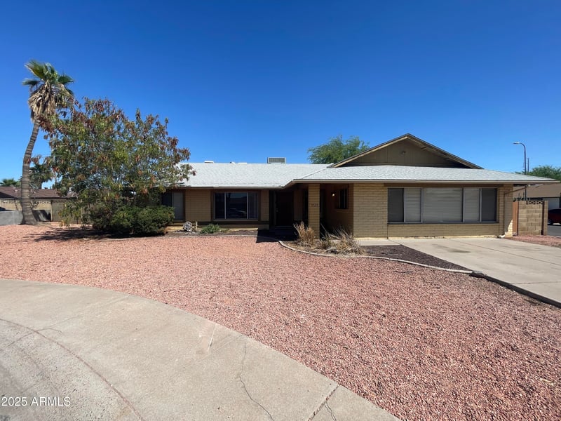 5729 48th Ln, Glendale, AZ 85301