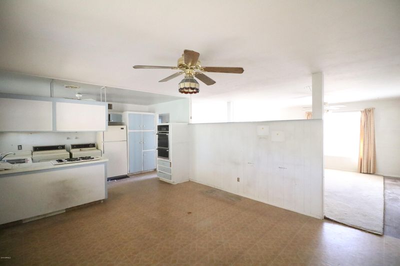 5729 N 62nd Ave, Glendale, AZ 85301