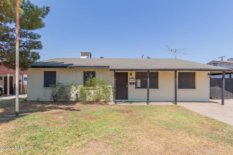 5732 63rd Dr, Glendale, AZ 85301