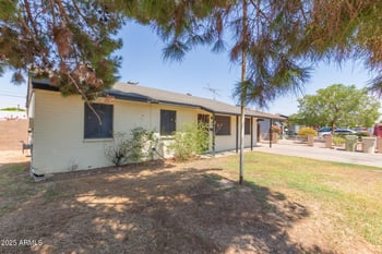 5732 63rd Dr, Glendale, AZ 85301