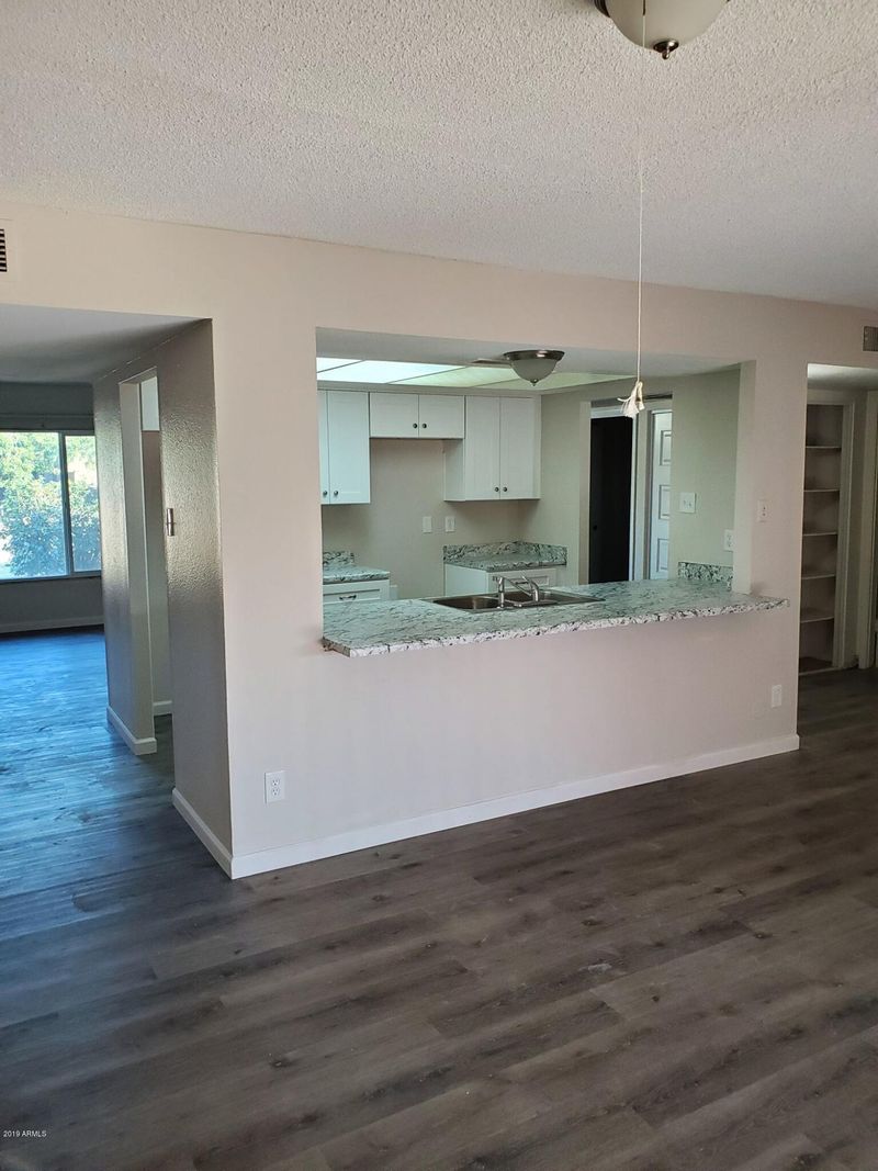 5732 N 46th Ave, Glendale, AZ 85301