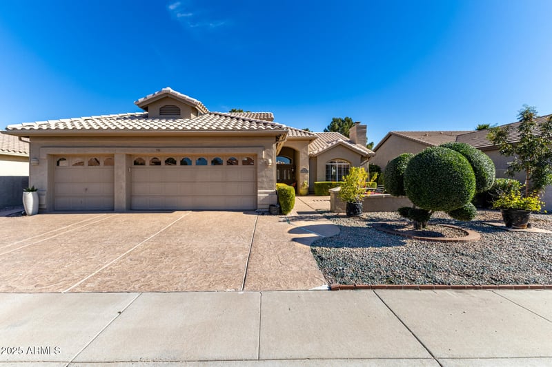5733 Amberwood Dr, Chandler, AZ 85248