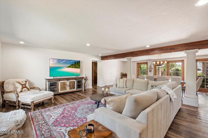 5733 E Camelback Rd, Phoenix, AZ 85018