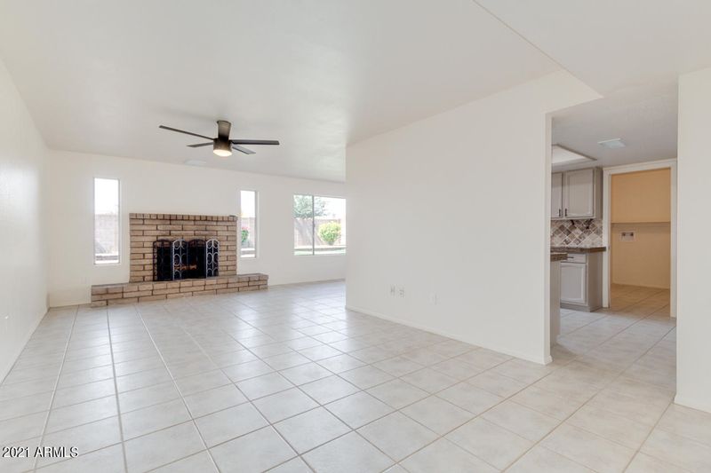 5734 W Purdue Cir, Glendale, AZ 85302