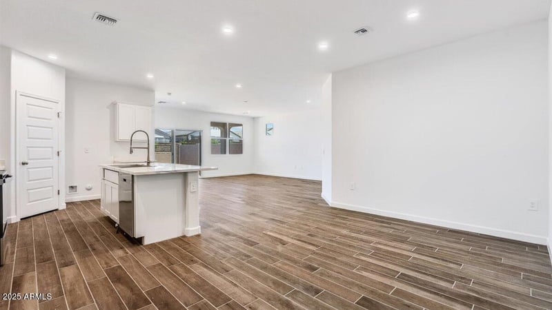 5735 Axle Ln, San Tan Valley, AZ 85140
