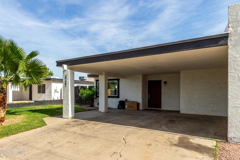 5737 69th Ave, Glendale, AZ 85303