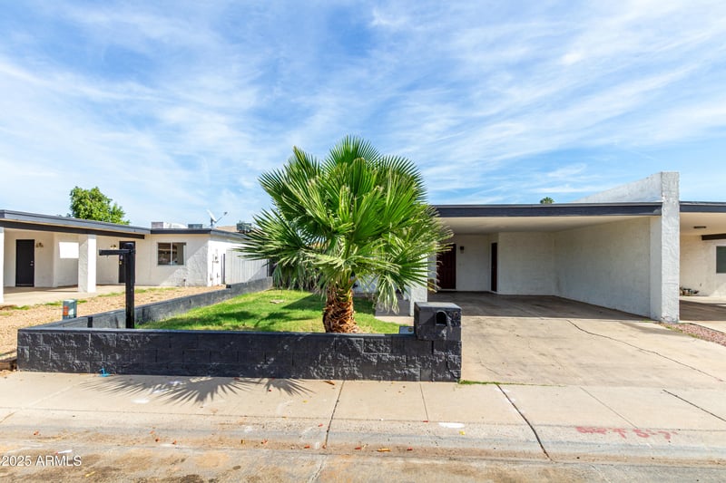 5737 69th Ave, Glendale, AZ 85303