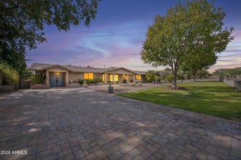 5738 N 24th St, Phoenix, AZ 85016
