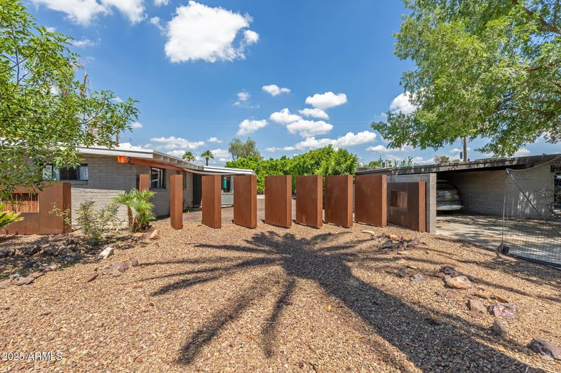 5739 11th St, Phoenix, AZ 85014