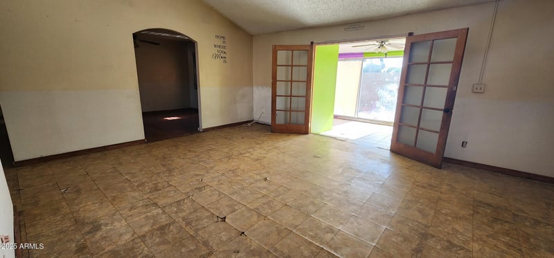 5740 42nd Ln, Phoenix, AZ 85019