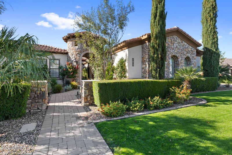 5740 Gemstone Dr, Chandler, AZ 85249