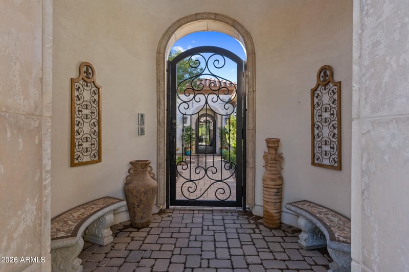 5740 Gemstone Dr, Chandler, AZ 85249