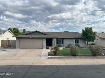 5740 Hearn Rd, Glendale, AZ 85306