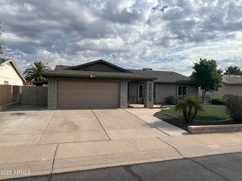 5740 Hearn Rd, Glendale, AZ 85306