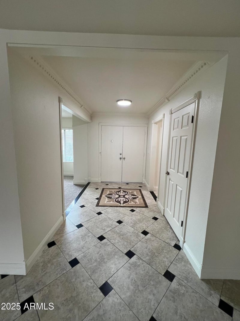 5740 Hearn Rd, Glendale, AZ 85306
