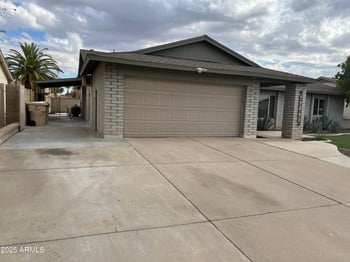 5740 Hearn Rd, Glendale, AZ 85306