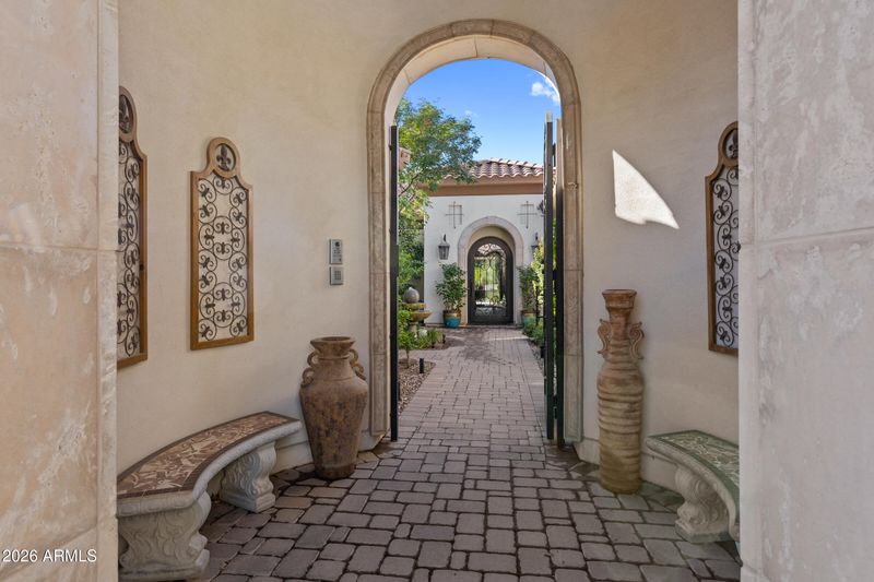5740 S Gemstone Dr, Chandler, AZ 85249
