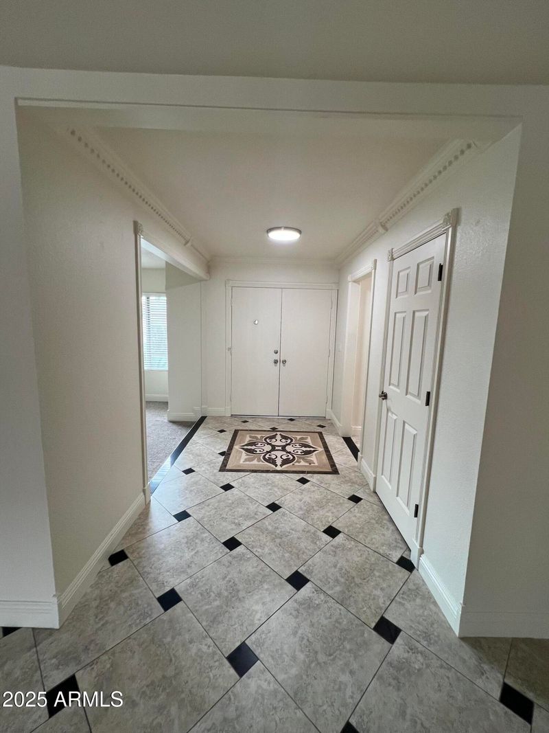 5740 W Hearn Rd, Glendale, AZ 85306
