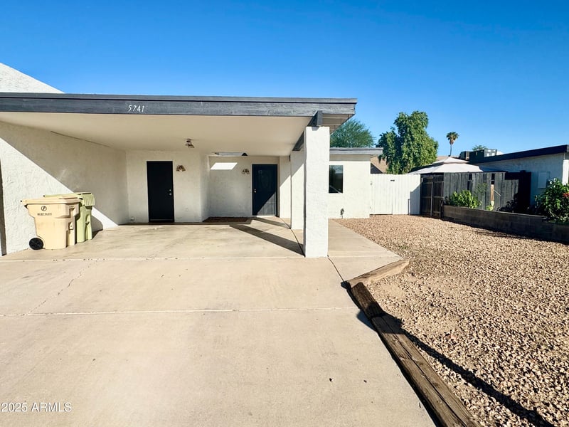 5741 69th Ave, Glendale, AZ 85303
