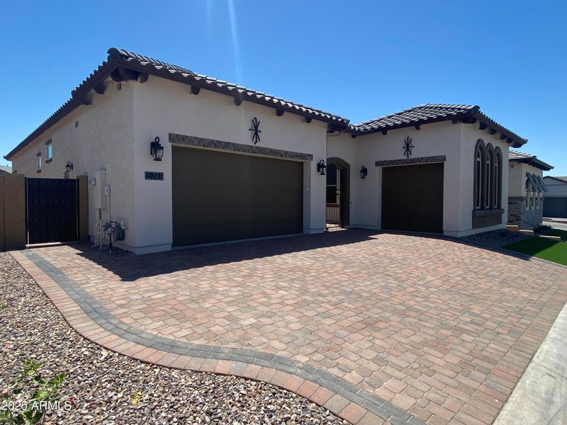5741 E Star Valley St, Mesa, AZ 85215