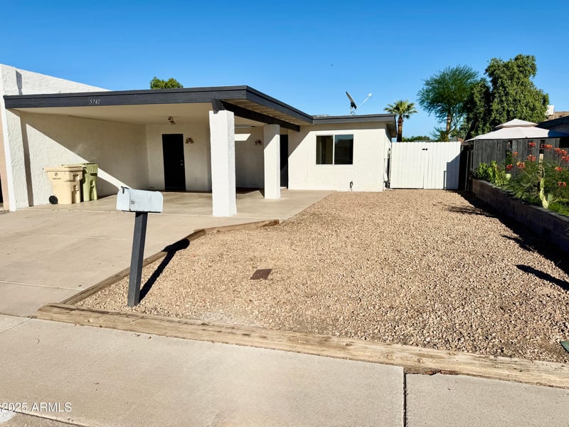 5741 N 69th Ave, Glendale, AZ 85303
