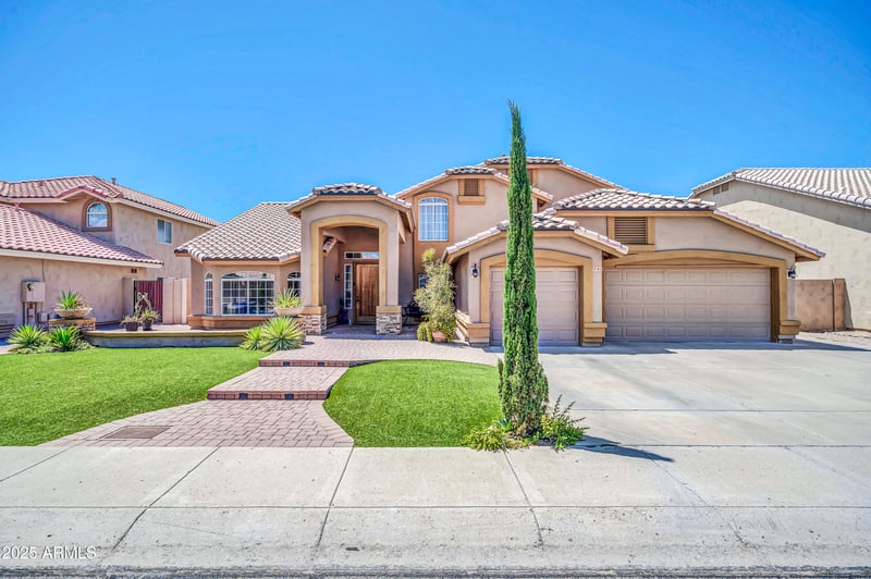 5741 W Soft Wind Dr, Glendale, AZ 85310