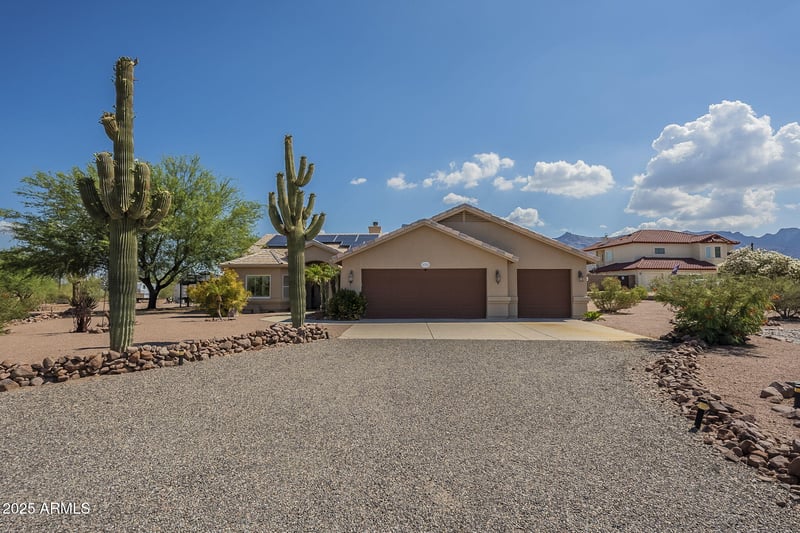 5742 20th Ave, Apache Junction, AZ 85119
