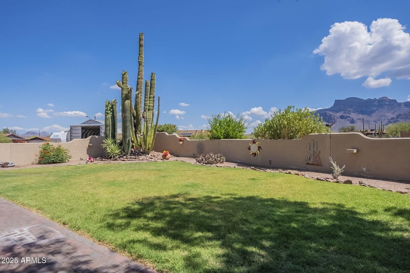 5742 20th Ave, Apache Junction, AZ 85119