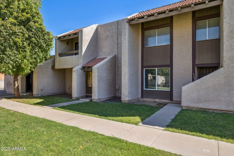 5742 43rd Dr, Glendale, AZ 85301