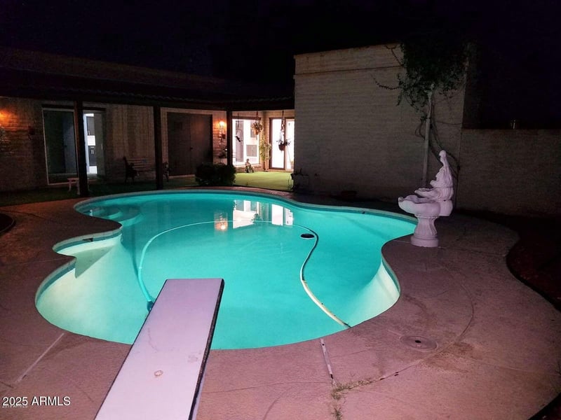 5742 Frier Dr, Glendale, AZ 85301