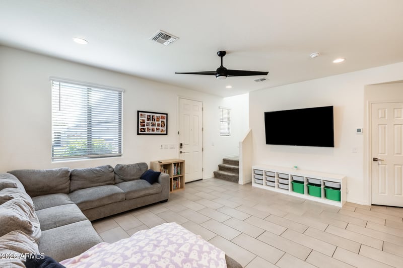 5742 Illini St, Phoenix, AZ 85043
