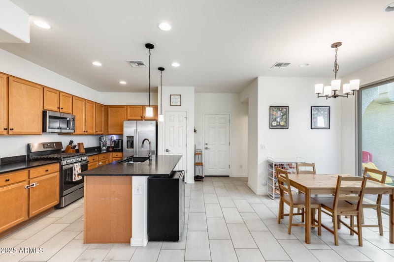5742 Illini St, Phoenix, AZ 85043